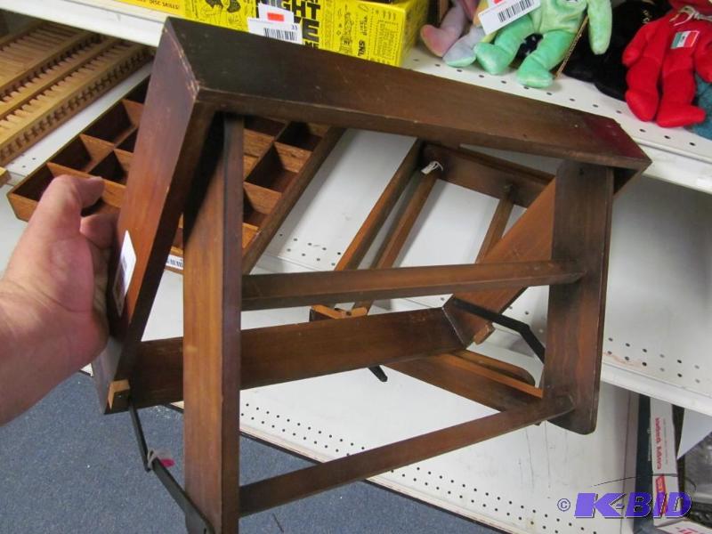 lot 82 image: Lot of 2 Wooden Folding Wall Mounted Towel Racks