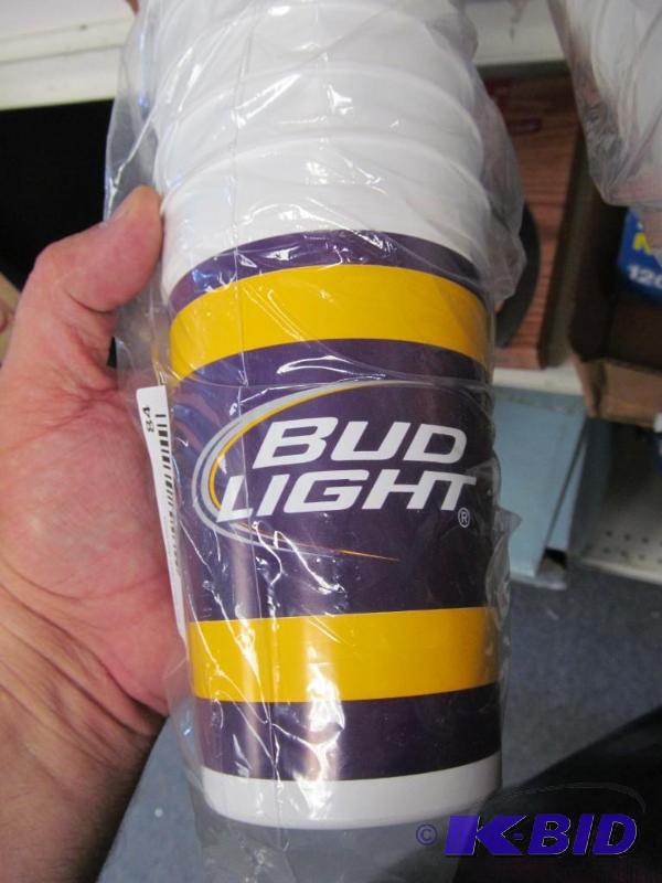 lot 84 image: 4 dozen Bud Light party cups