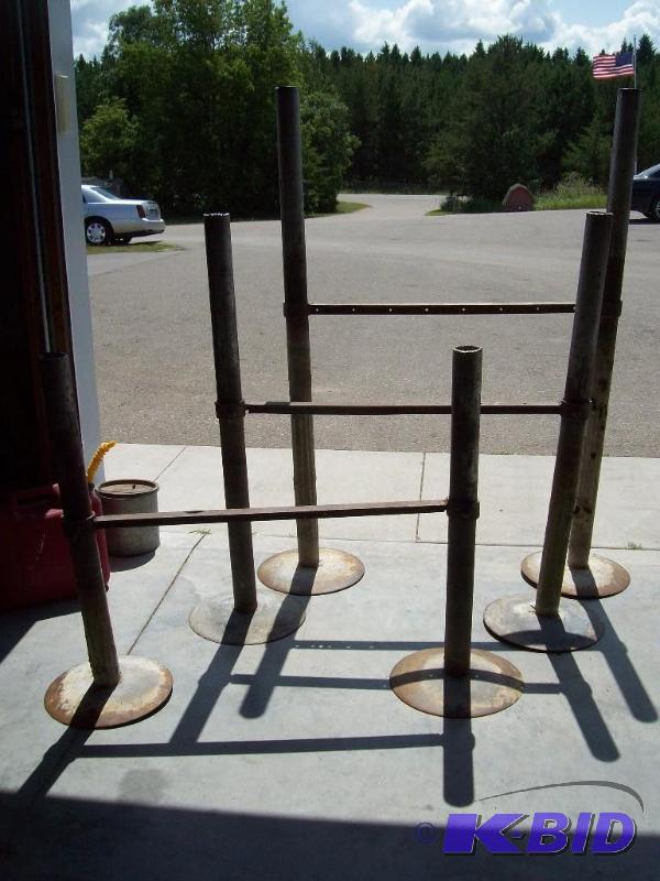 lot 12 image: Dock Stands