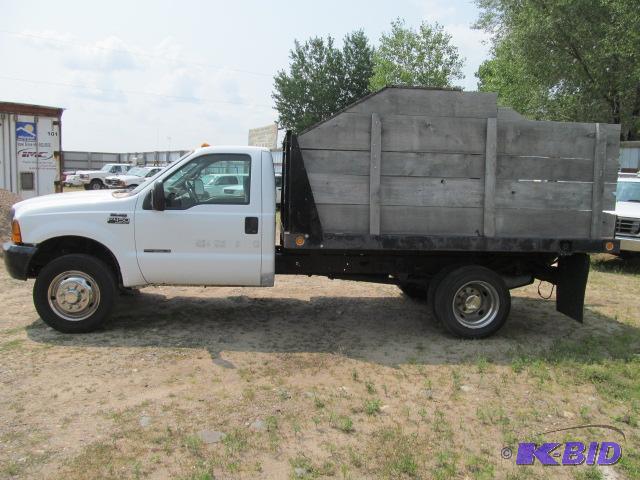 lot 1 image: Year 2000 Make Ford Model F450 XL Super Du...