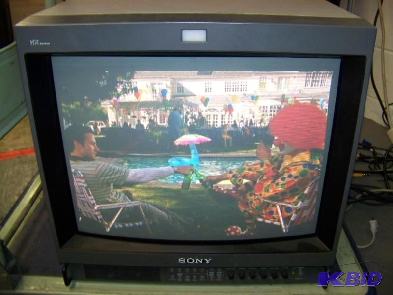 lot 110 image: Sony, Trinitron, 20, Professional Color Video Monitor