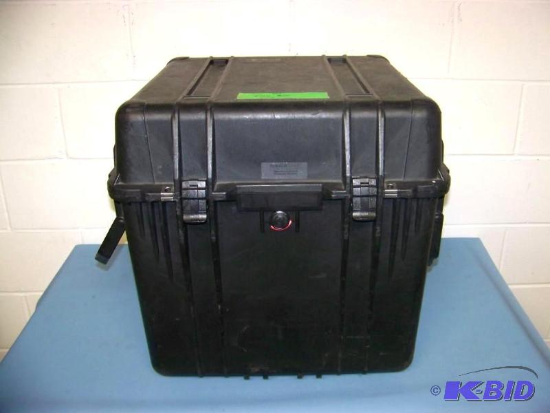 lot 39 image: Pelican, Hard-Sided Travel Case