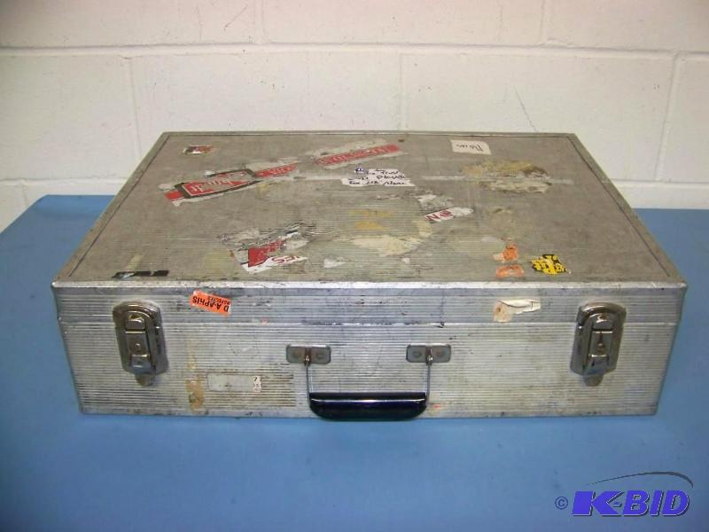 lot 41 image: BriefcaseSuitcase Style, Hard-Sided Travel Case