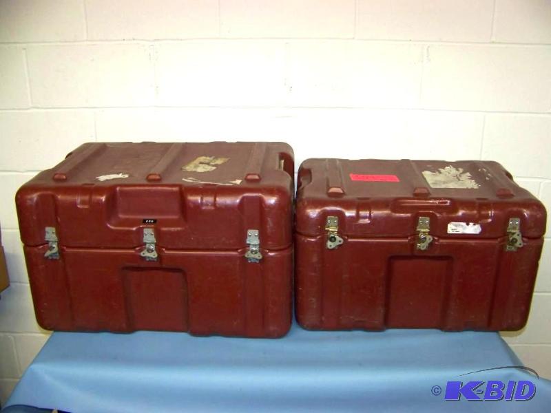 lot 42 image: (2) Matching, Hard-Sided Travel Cases