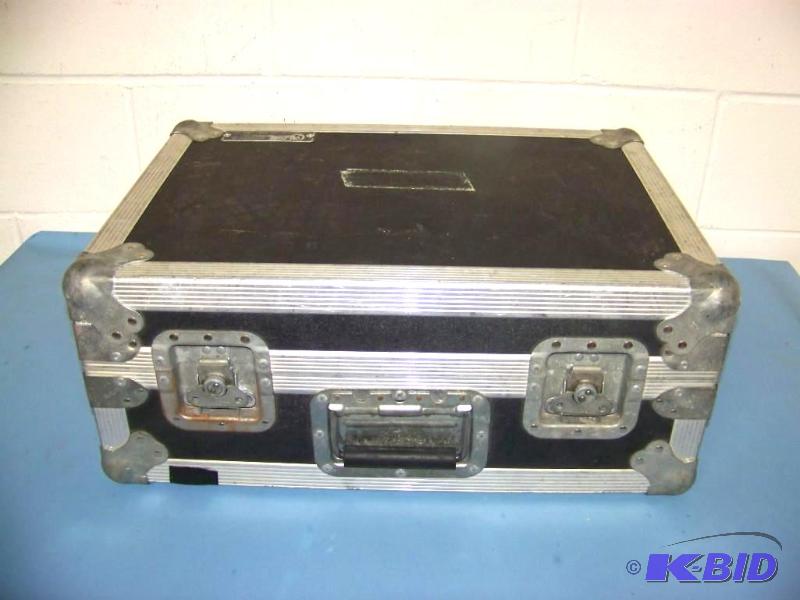 lot 44 image: Calzone Case Co., BriefcaseSuitcase Style, Hard-Sided Travel Case