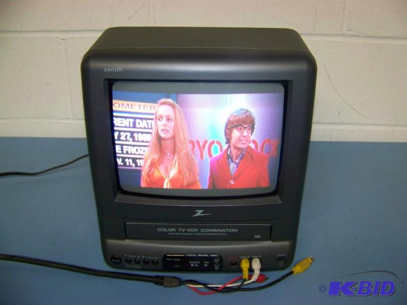 lot 52 image: Zenith, 9, Color TVVCR Combo with Remote Control