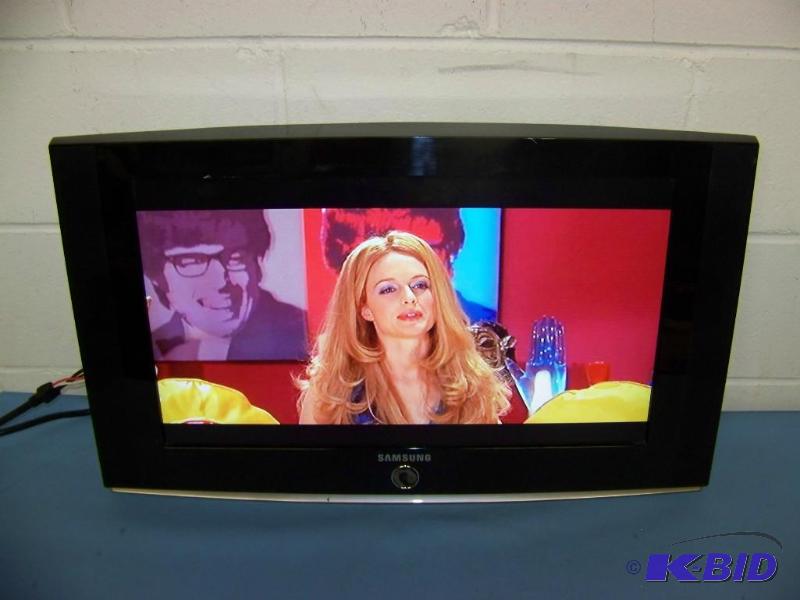 lot 8 image: Samsung, 23, LCD HDTV