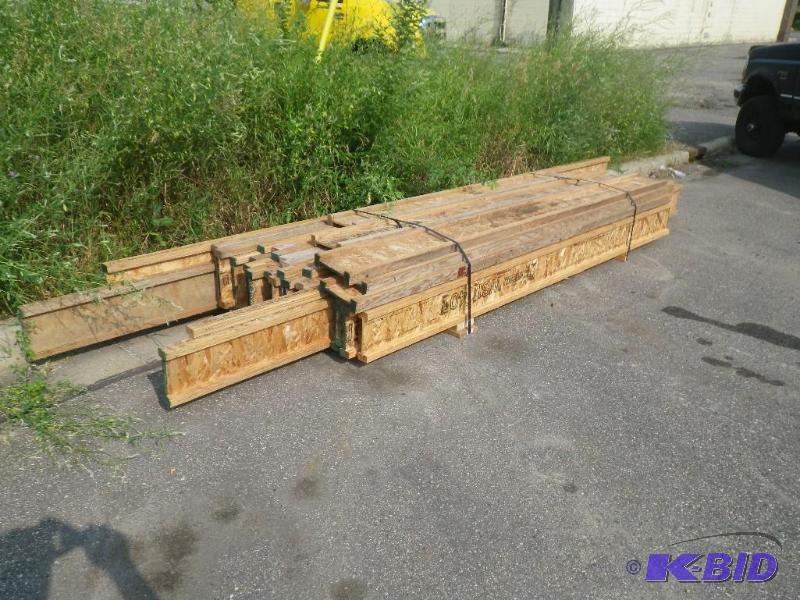 lot 12 image: Pile of new wood I trusses, approx 35 9 12&q...