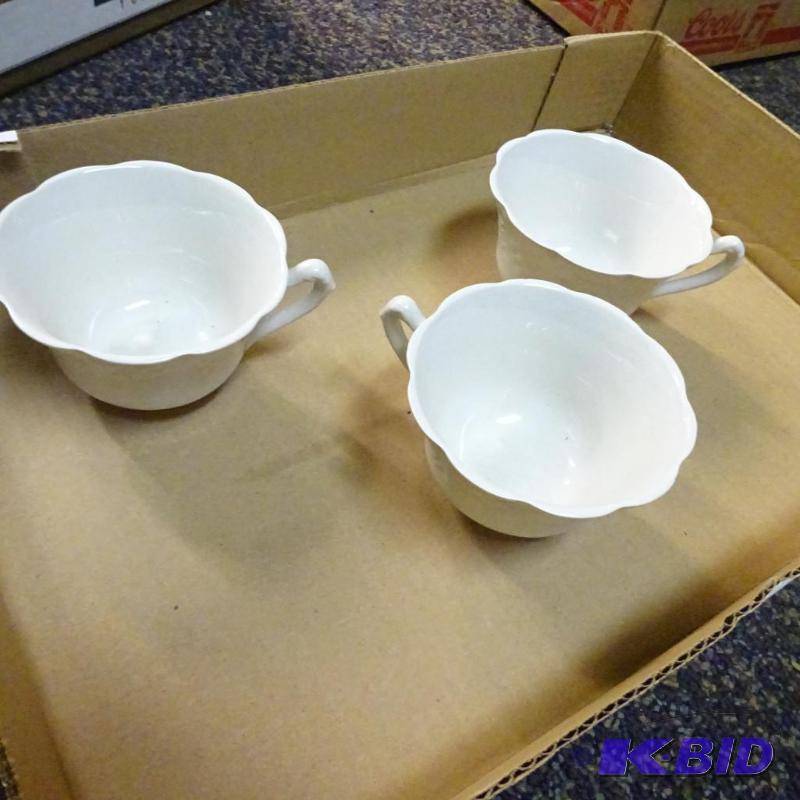 lot 110 image: 3 matching coffee cups...