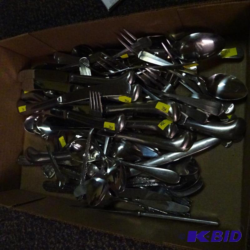 lot 117 image: Flat of misc stainless silverware. A lot of t...