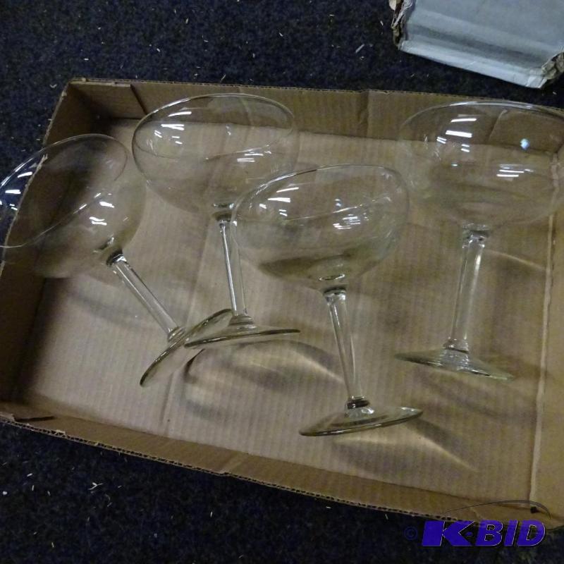 lot 122 image: 4 margarita glasses...