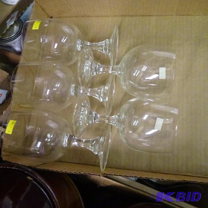 lot 181 image: 5 glass sniffers....