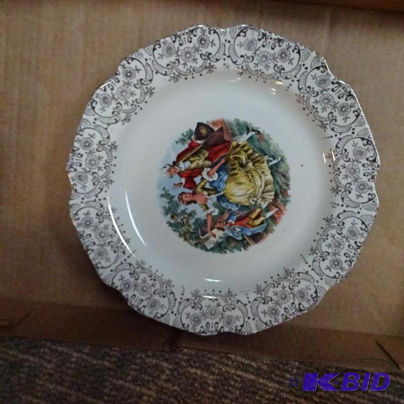 lot 197 image: 4 glass decorative plates...