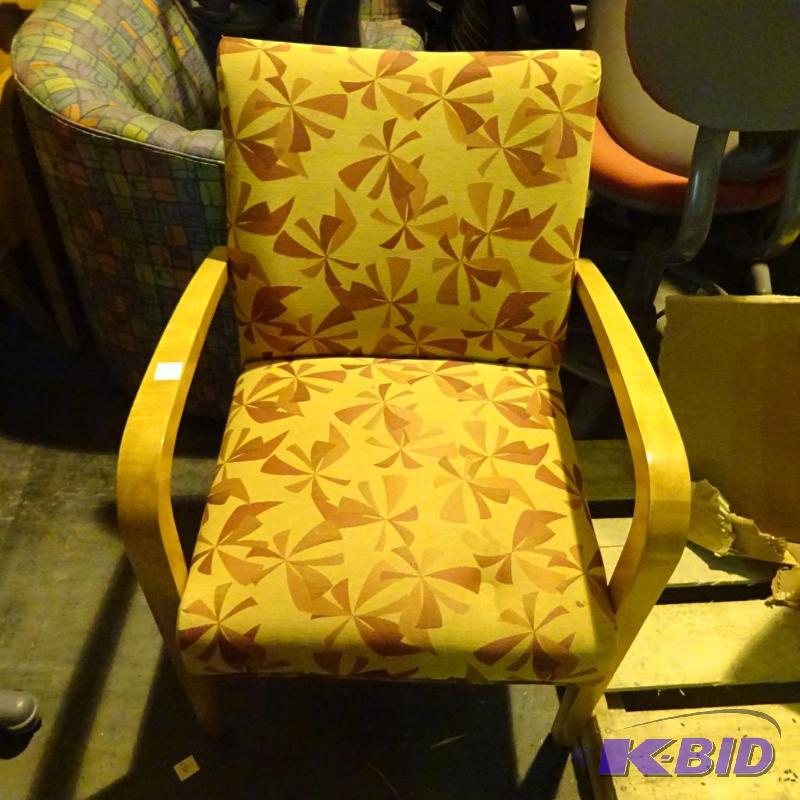 lot 28 image: Wood framed cushioned side chair...