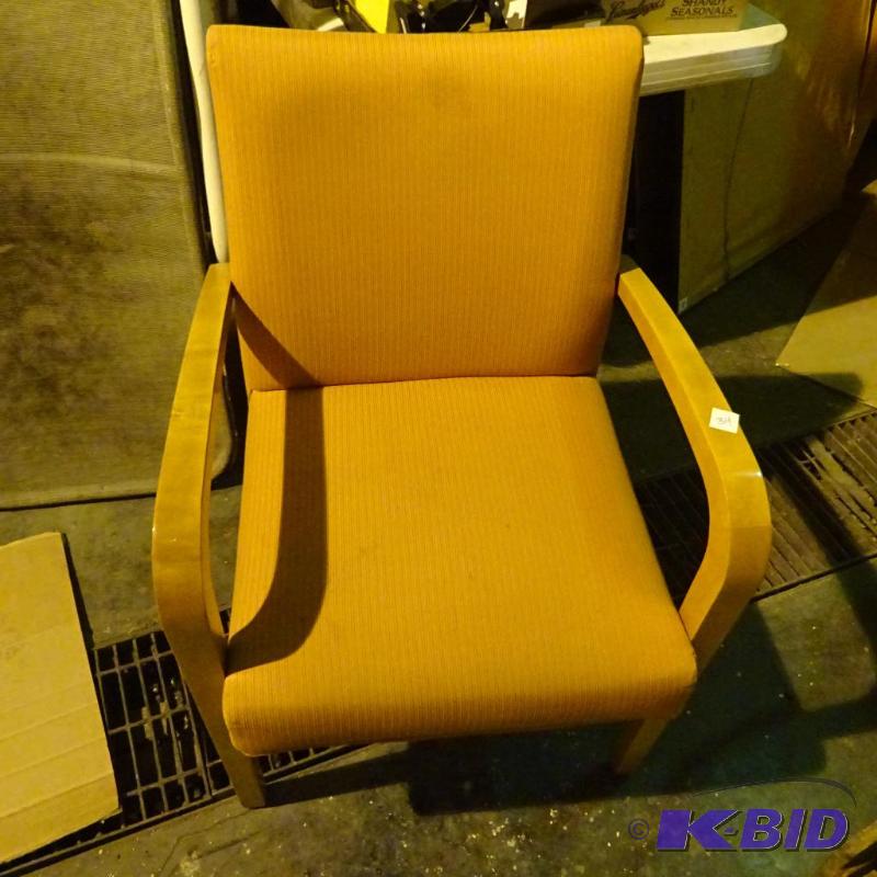 lot 38 image: Wood framed cushioned side chair...