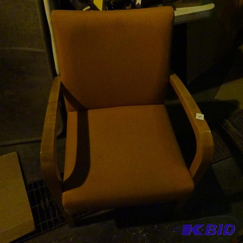 lot 39 image: Wood framed cushioned side chair...