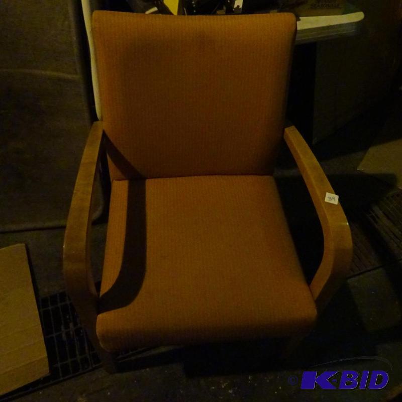 lot 42 image: Wood framed cushioned side chair...