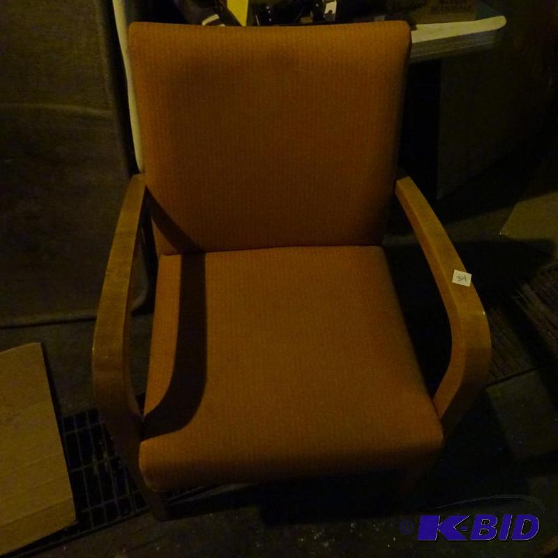 lot 43 image: Wood framed cushioned side chair...