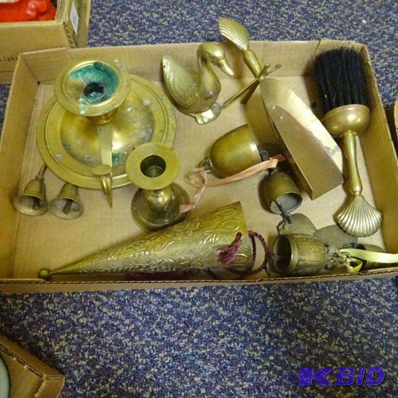 lot 63 image: Misc brass items...