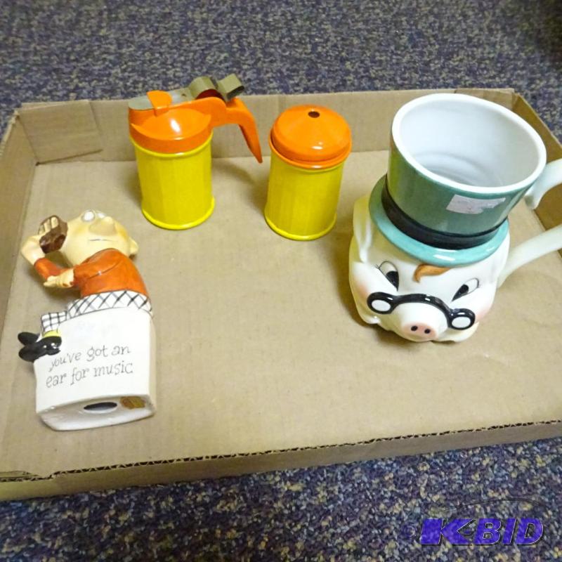 lot 72 image: Sugar and creamer dispenser. Pig coffee cup. ...
