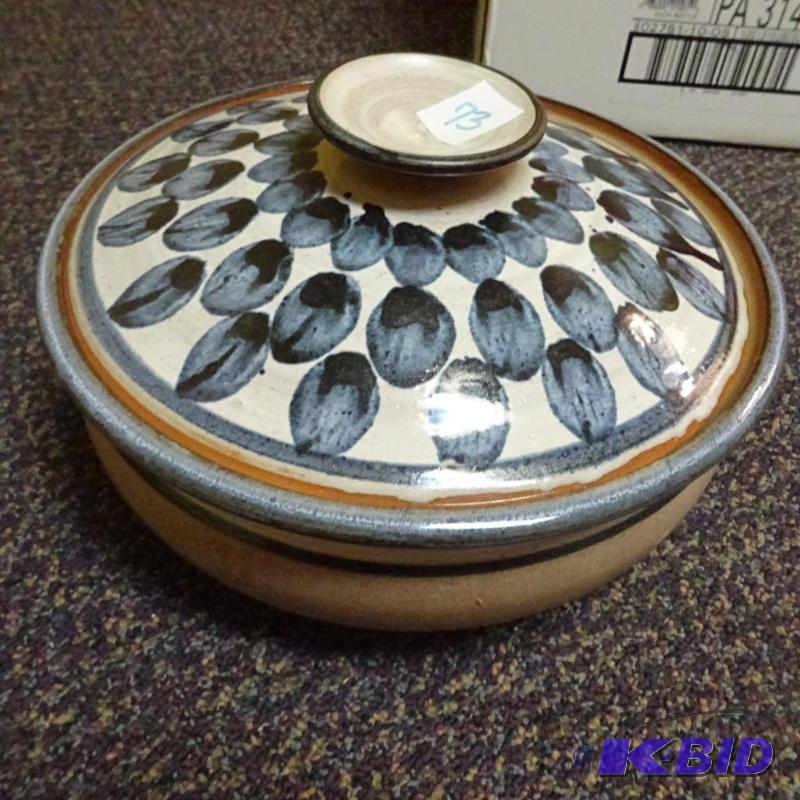 lot 73 image: Pottery serving pot. 12"...