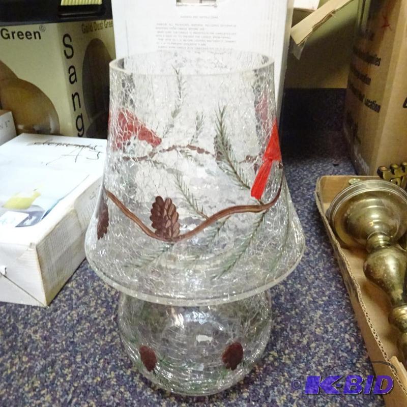 lot 77 image: Cardinal candle lamp...