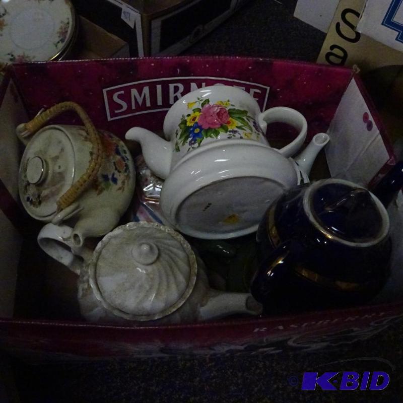 lot 85 image: 7 tea pots. Ceramic...
