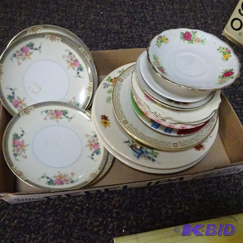 lot 88 image: Misc china plates...