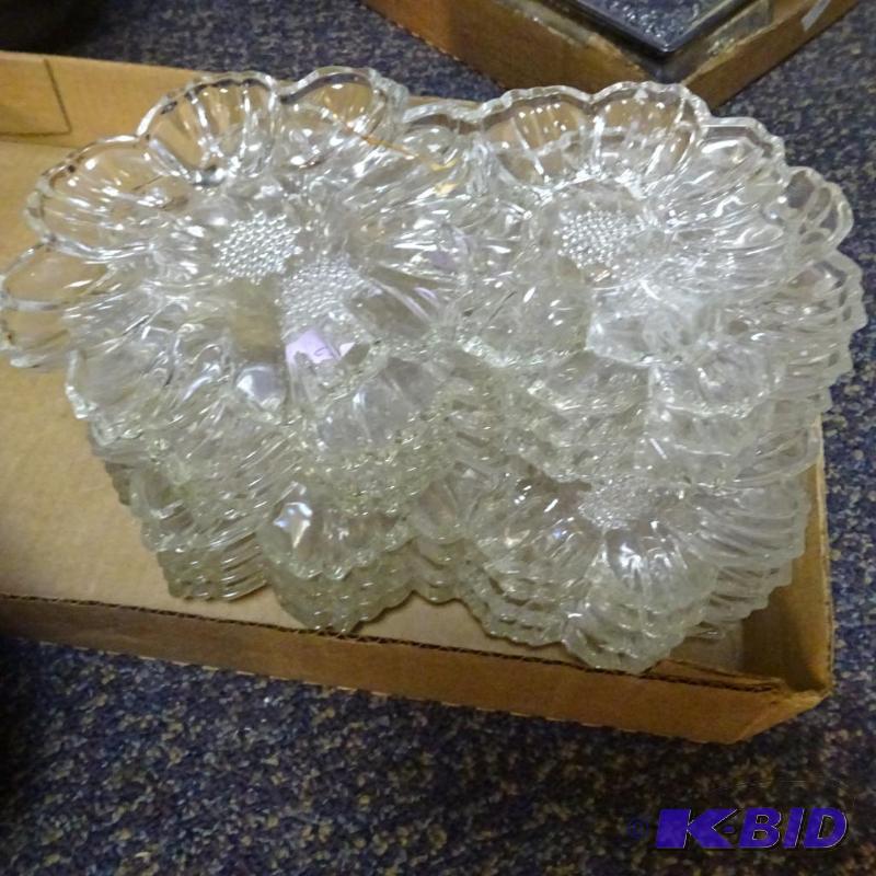 lot 92 image: 8 glass snack plates...
