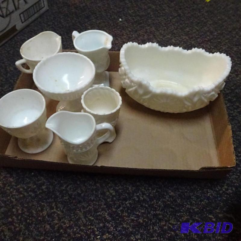 lot 98 image: Milk glass pieces...