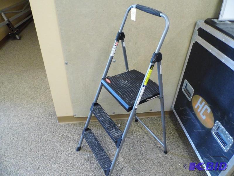Rubbermaid 3 Step Folding Ladder