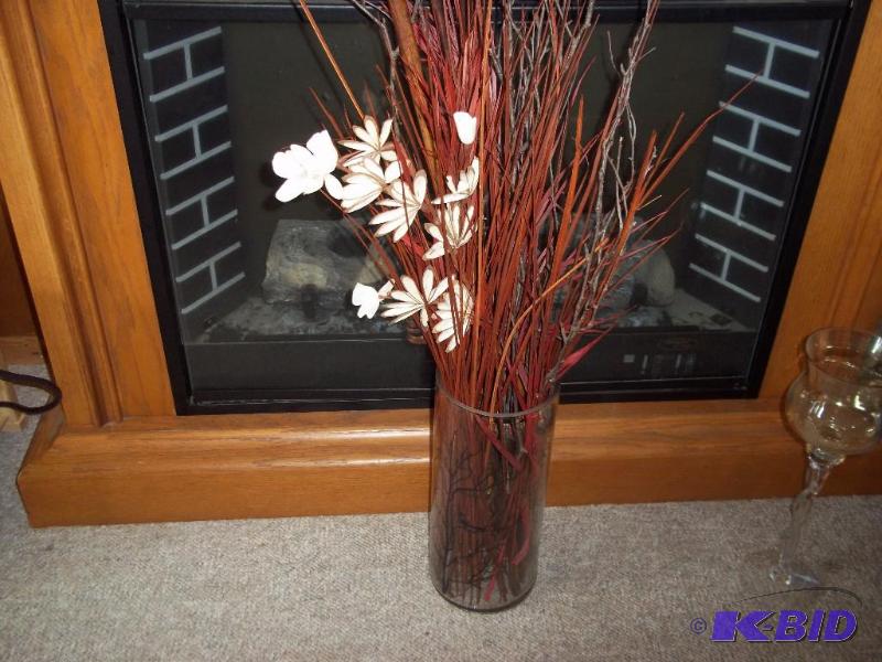 Glass decor vase w decoration