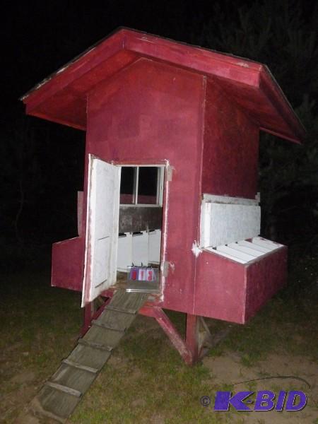 lot 13 image: Approx 4 x 6 x 6 high wood chicken coop. Used...