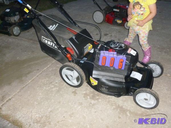 lot 6 image: Craftsman 22" self propelled lawn mower....