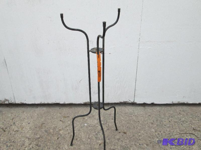 lot 100 image: Double sided  double use Gazing ball holder...