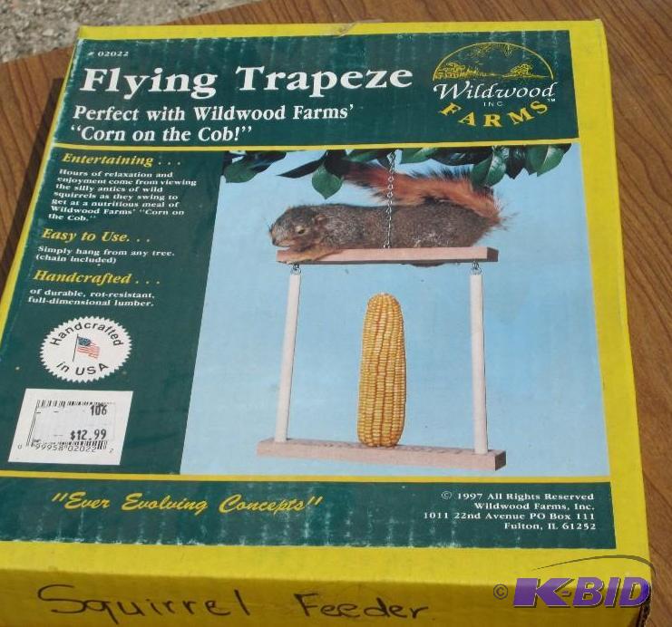 lot 118 image: Flying trapeeze corn cob feeder...