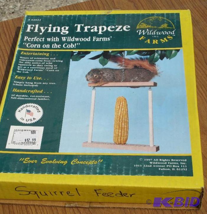 lot 119 image: Flying trapeeze corn cob feeder...