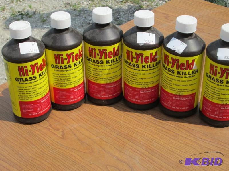 lot 122 image: Hi-Yield grass killer kills grass, not desira...