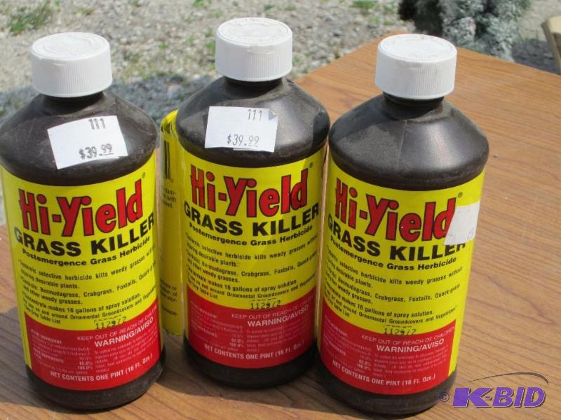 lot 123 image: Hi-Yield grass killer kills grass, not desira...