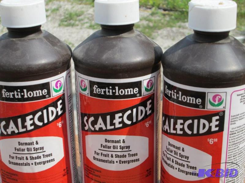 lot 127 image: Fertilome scalecide dormant oil spray for fru...