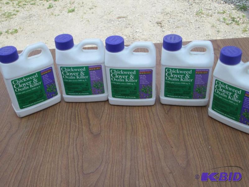 lot 142 image: Chickweed, Clover and Oxalis killer, lot of 5...