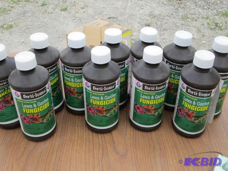 lot 149 image: Lot of 11 bottles Ferti-lome lawn and garden ...