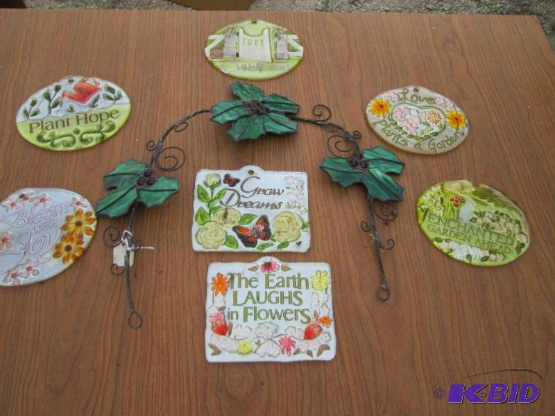 lot 178 image: Lot of hanging glass garden ornaments...
