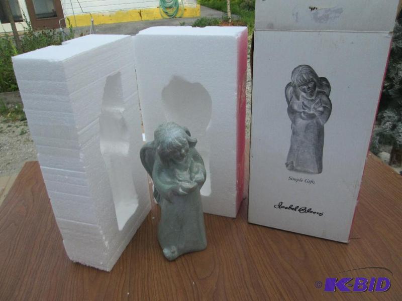 lot 189 image: IsabelBloom angel garden dcor sculpture,...