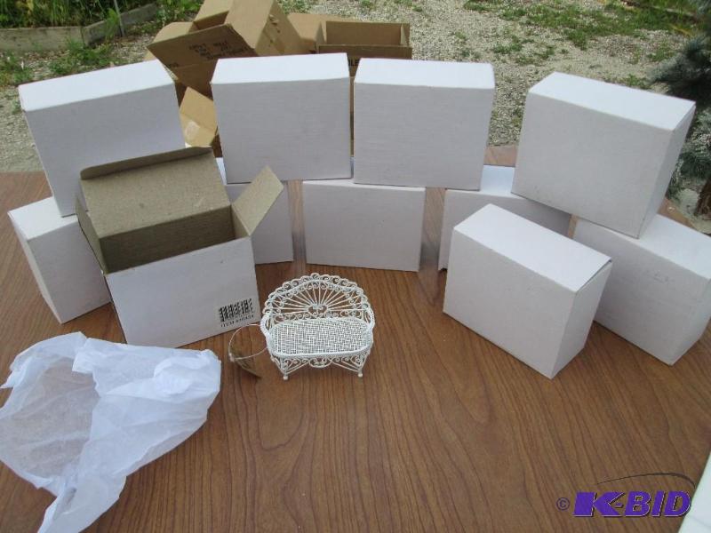 lot 233 image: Lot of 11 miniature wire decorative accents...