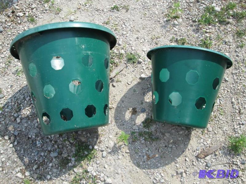 lot 250 image: Bloom Master planter lot, side holes, 1. 15 x...