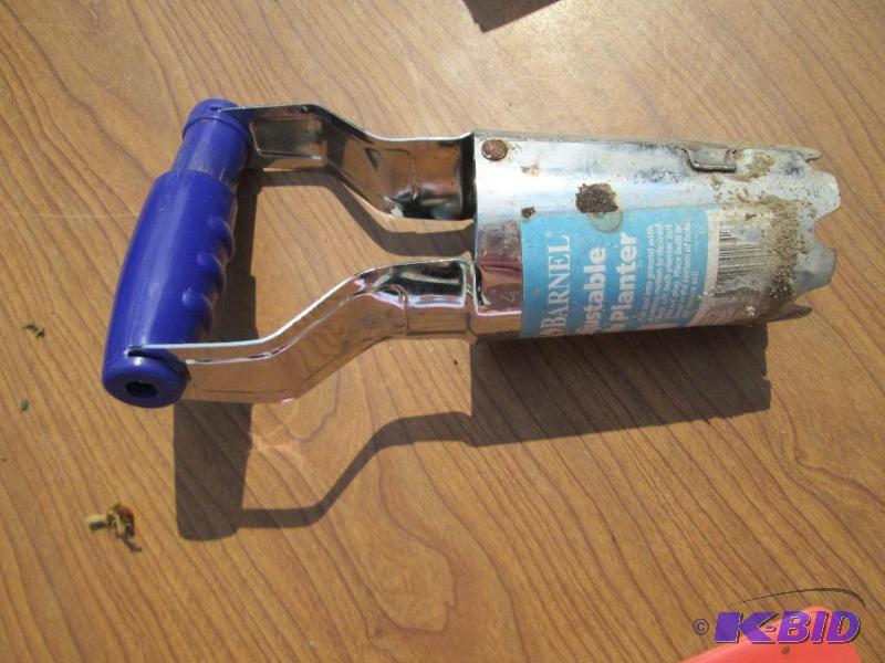 lot 266 image: Adjustible bulb planter...