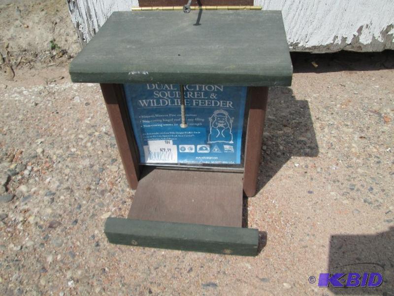 lot 273 image: Wild delight dual action squirrel and wildlif...