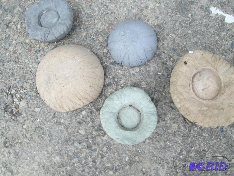 lot 284 image: Lot of cement mushroom dcor...