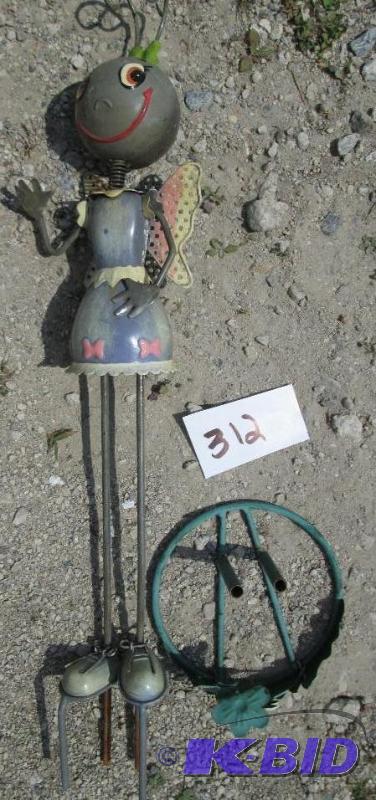 lot 312 image: Metal craft bobble head girl dcor...